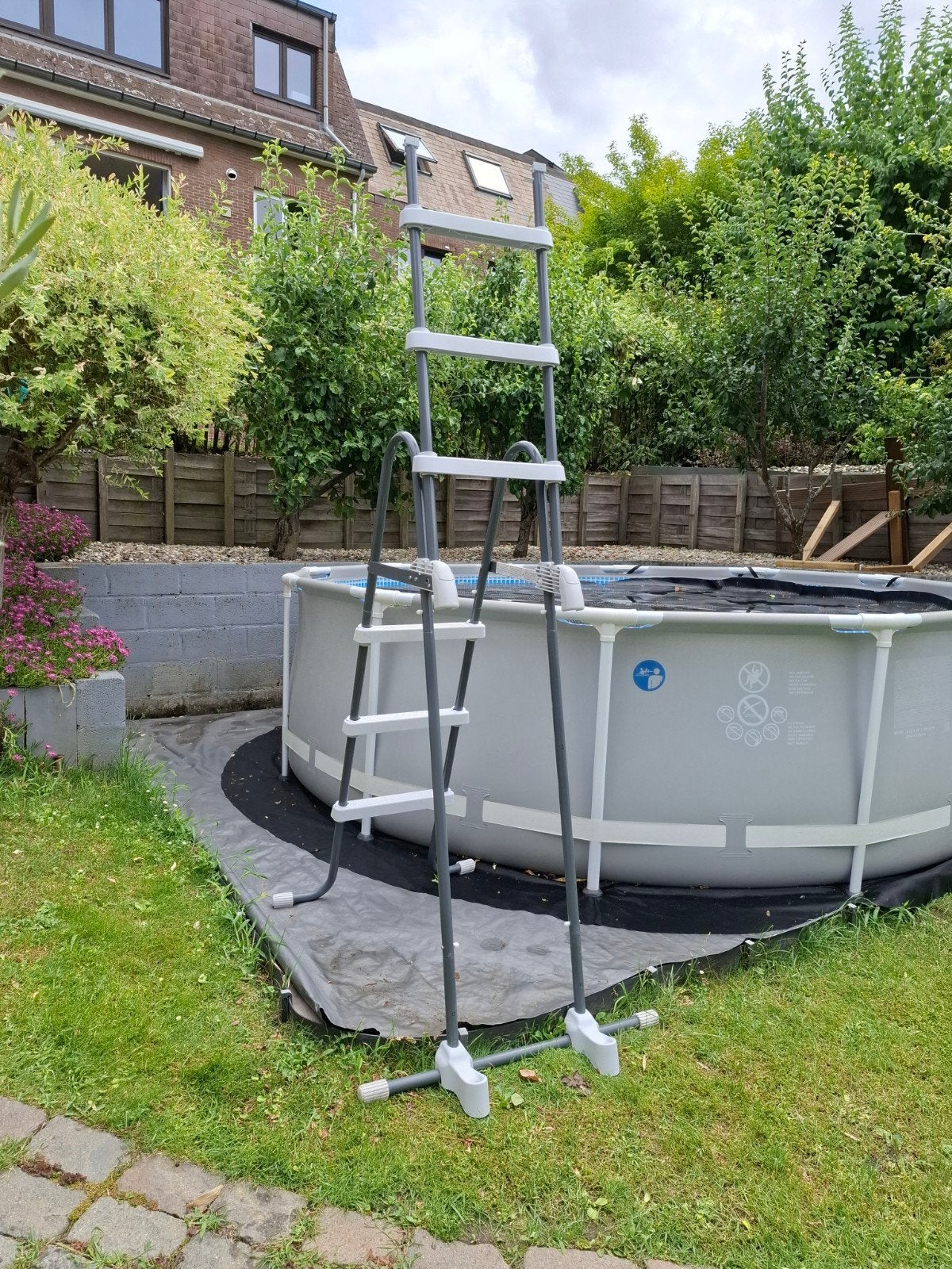 Zwembadladder, Ophalen