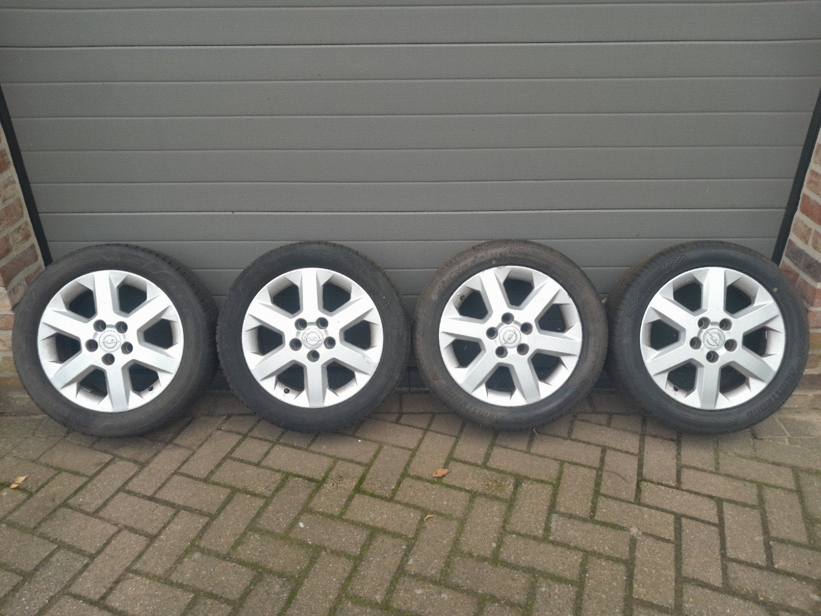 Opel astra G cabrio coupe Bertone velgen 16 inch goede bande, Autos : Pièces & Accessoires, Pneus et Jantes, 16 pouces, Véhicule de tourisme