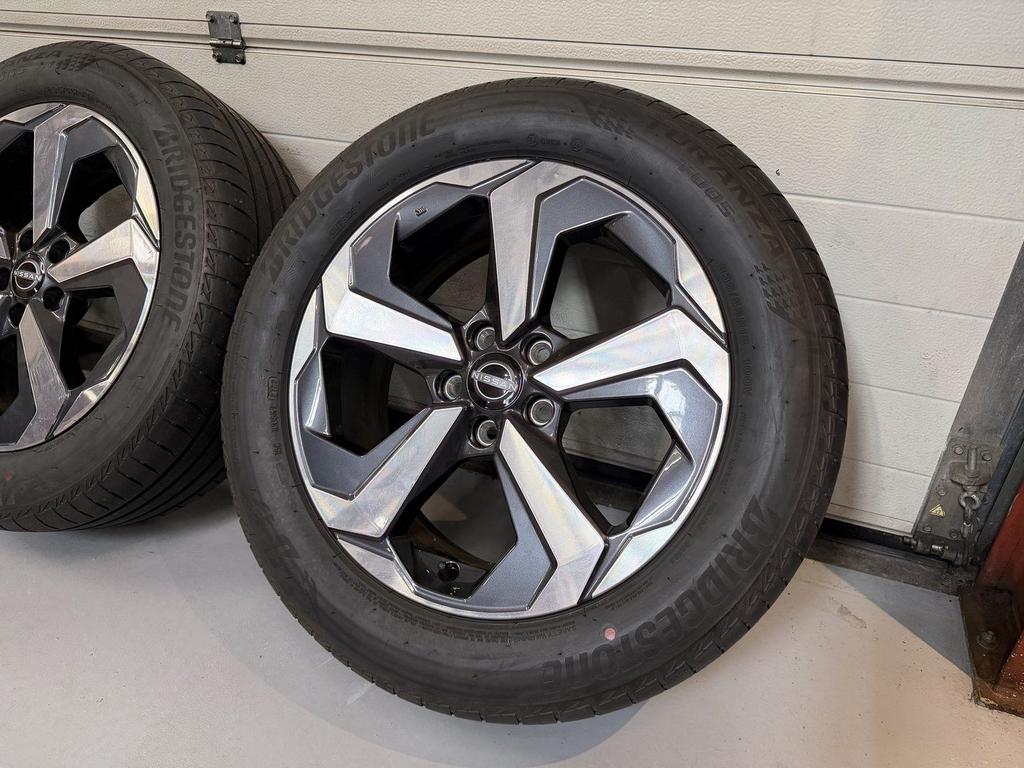 NIEUW! 18inch Originele Nissan Qashqai Velgen A-Merk Banden!, Auto-onderdelen, Gebruikt, -, -, Banden en Velgen