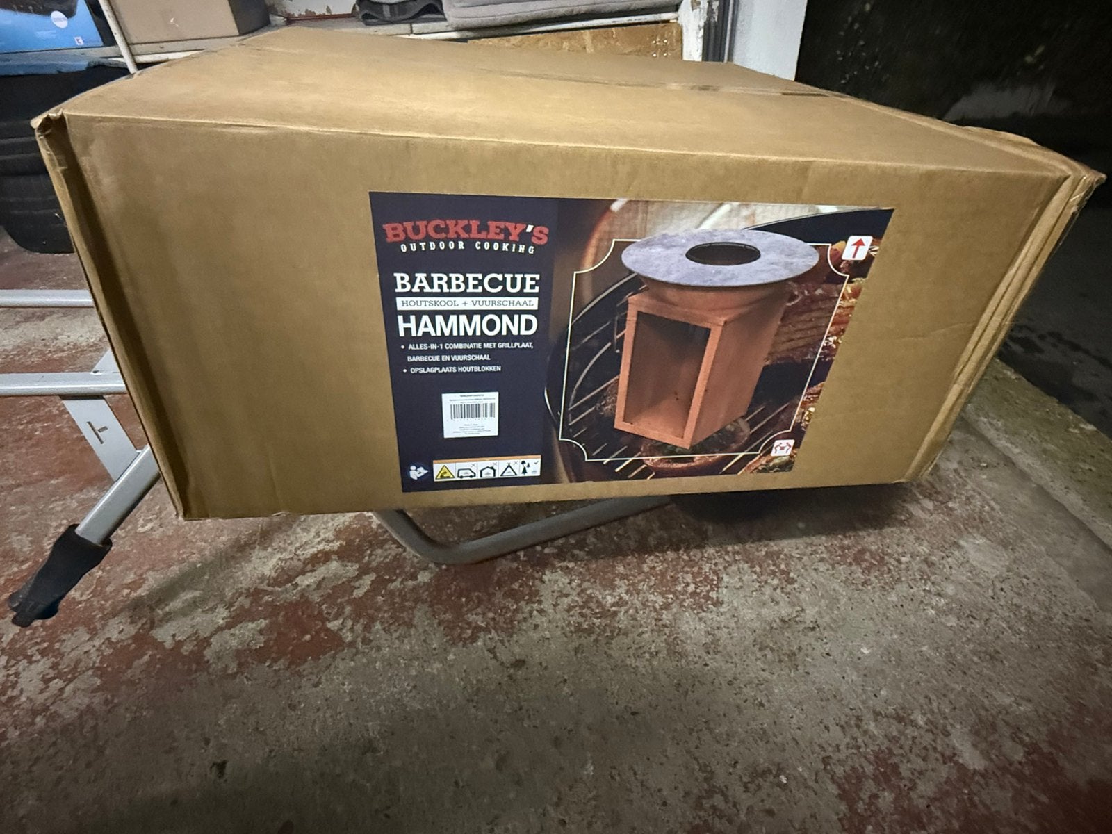 Barbecue+ vuurschaal (nieuw in doos ) 2x, Tuin en Terras, Houtskoolbarbecues, Ophalen, Zo goed als nieuw
