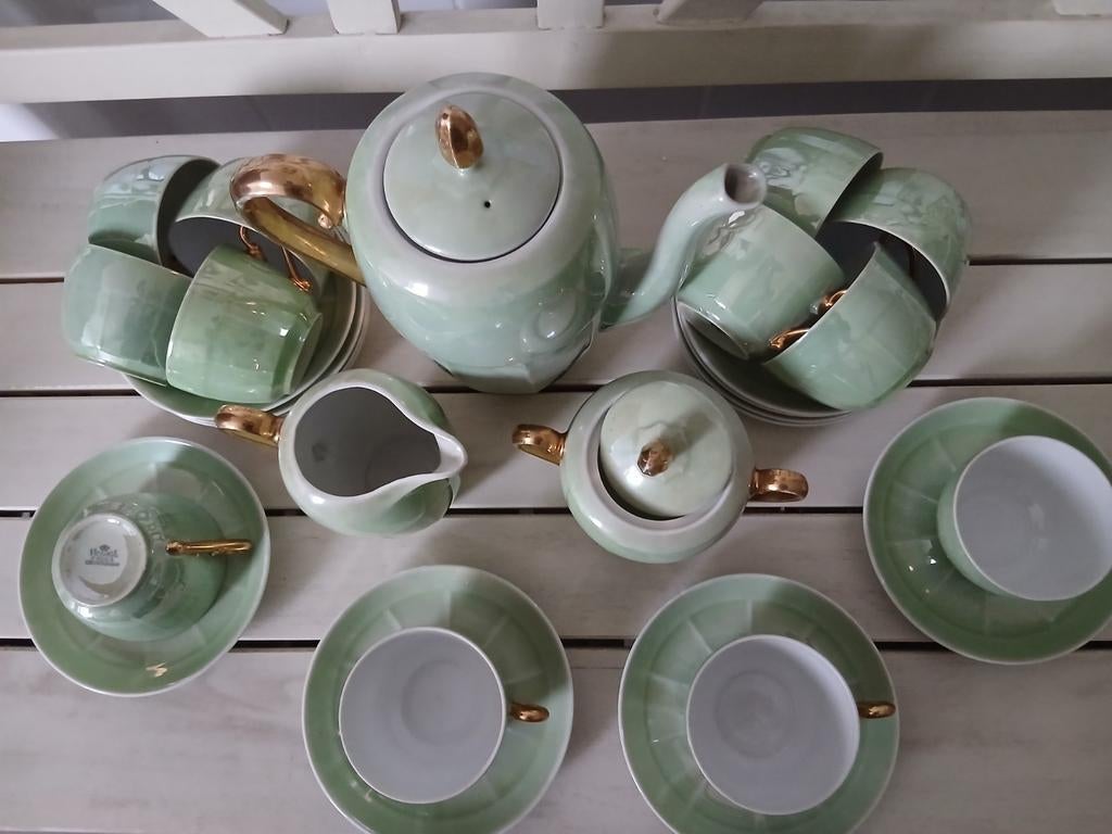 Oud servies Victoria 12p, Ophalen
