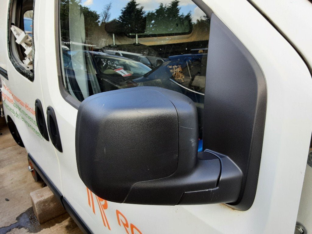 RETROVISEUR EXTERIEUR DROIT Fiat Fiorino (225), FCA Germany GmbH, IPC D1-09 Bahnhofsplatz
65423  Rüsselsheim am Main, DE, Utilisé
