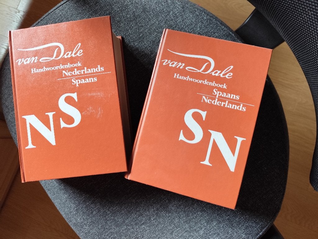 Verschillende woordenboeken, Boeken, Ophalen of Verzenden, Gelezen, Van Dale, Nederlands