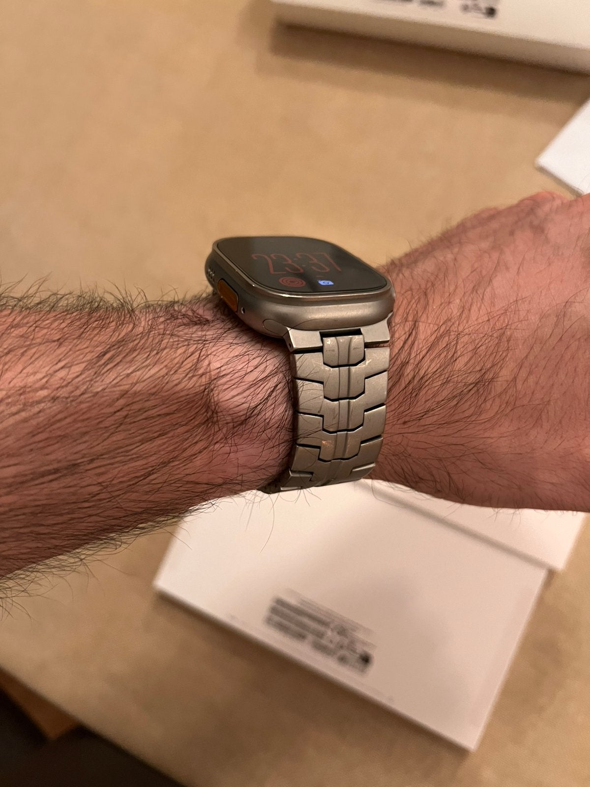 Apple Watch Ultra 49mm Titanium, Enlèvement, État, Comme neuf, Blanc