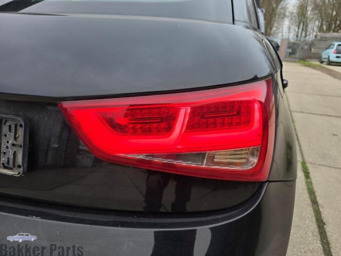 Feu arrière droit d'un Audi A1, -, -, 3 mois de garantie, Audi
