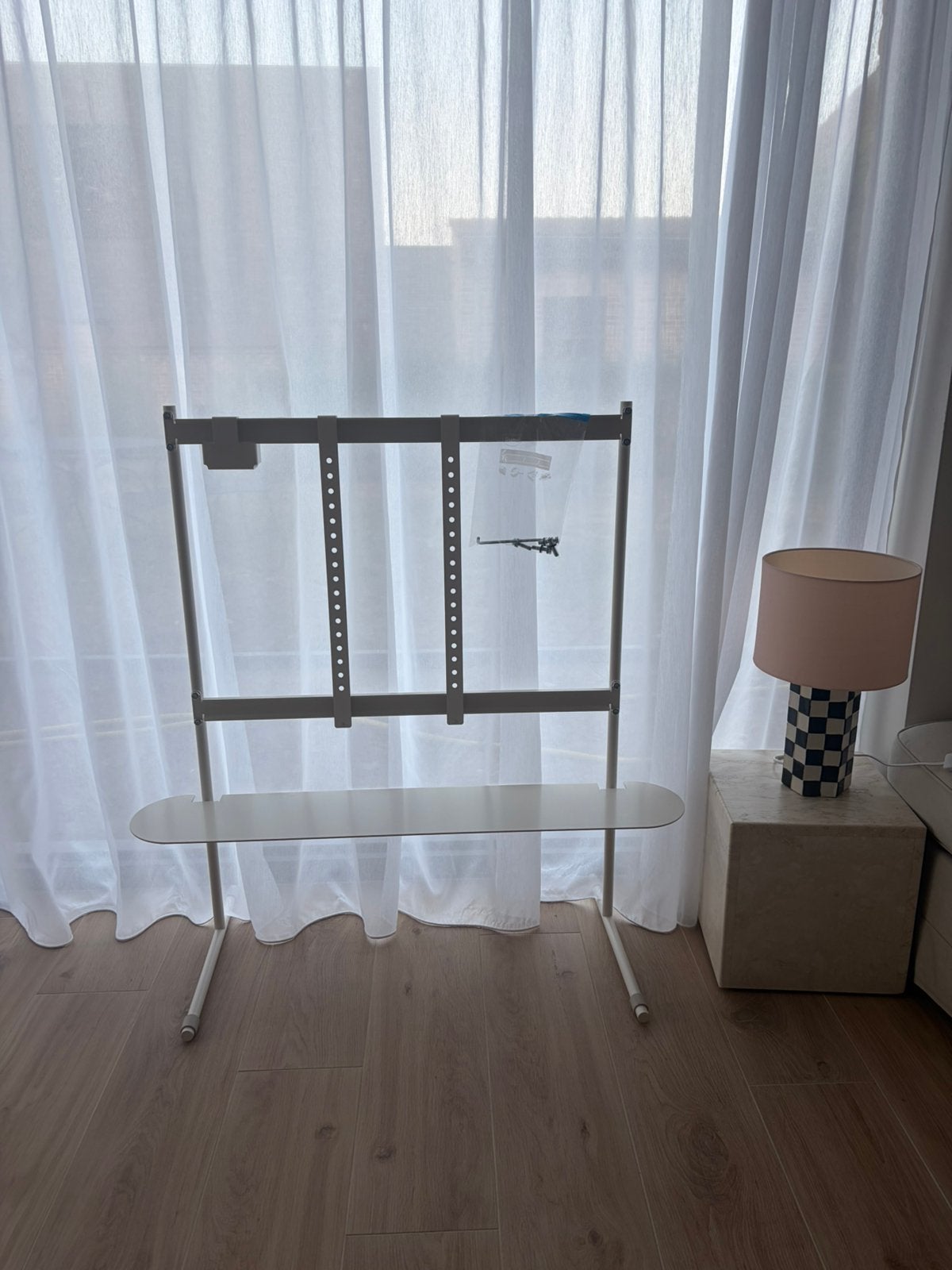 Pedestal wit tv standaard, Huis en Inrichting, Kasten |Televisiemeubels, Ophalen, Zo goed als nieuw
