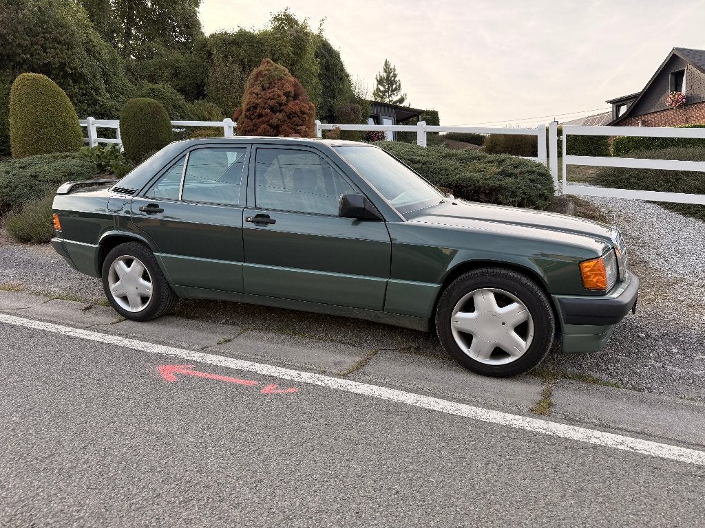 Mercedes Benz 190 2.0l 126ch CARAT by DUCHATELET, Automaat, 93 kW, 4 cilinders, Bedrijf