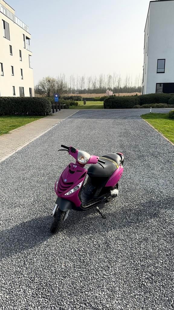 Piaggio zip 2t, Vélos & Vélomoteurs, Scooters | Piaggio, Enlèvement, Comme neuf, Zip