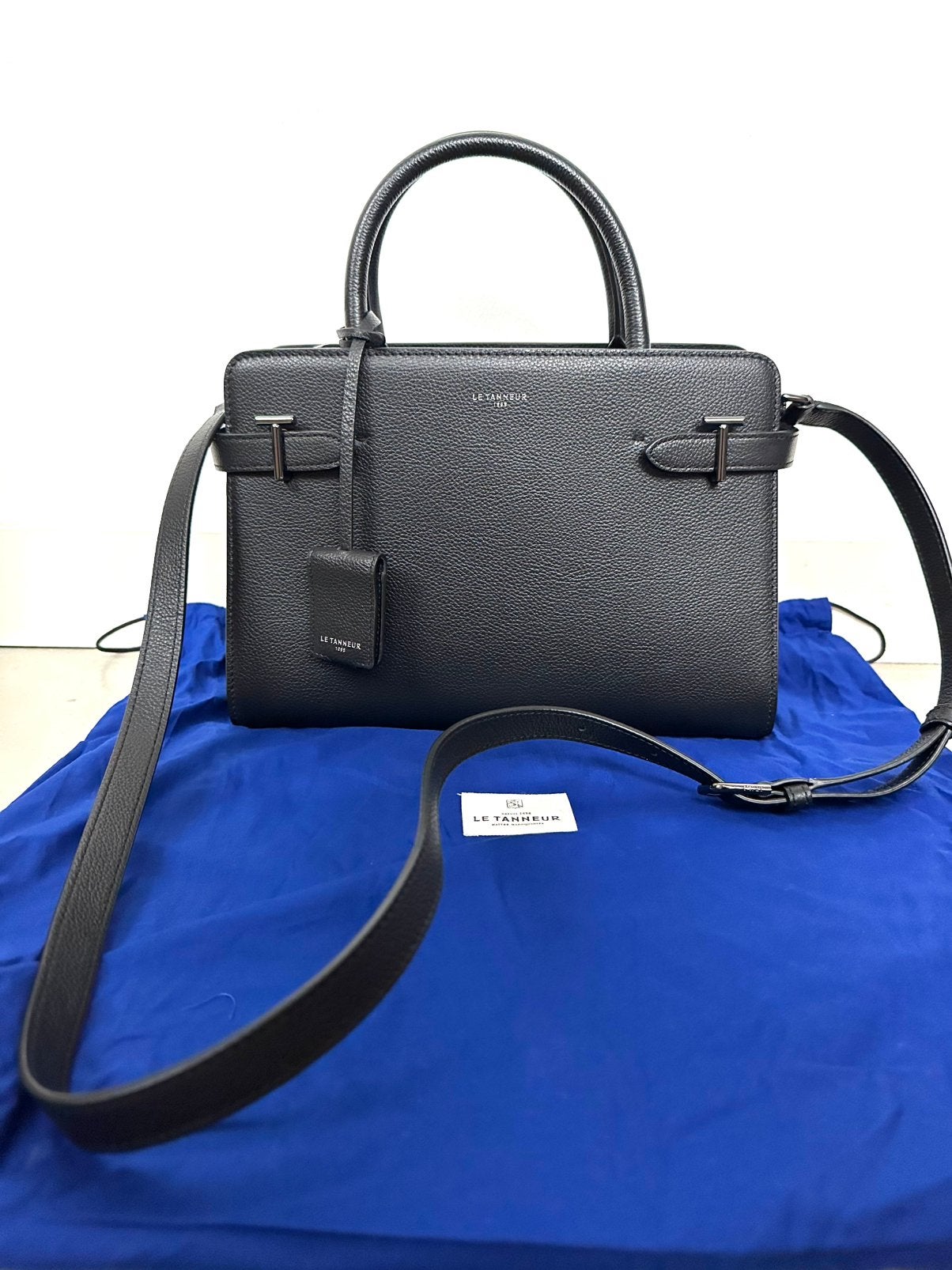 Le Tanneur - Sac à main en cuir Emily, format moyen, neuf, Bijoux, Sacs & Beauté, Sacs | Sacs Femme, Enlèvement, Neuf, Noir, Sac à main