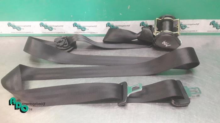 Ceinture de sécurité arrière centre d'un Volkswagen Toura, Volkswagen, -, 3 mois de garantie, Utilisé