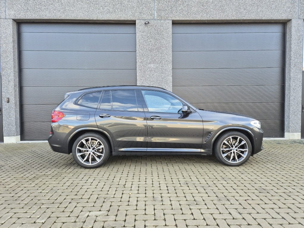 BMW X3 xDrive 20i M-sport led camera, Autos, BMW, Cuir, Argent ou Gris, Achat, Entreprise