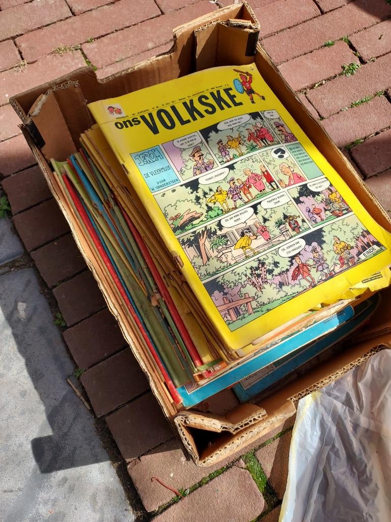 Lot “Ons Volkske” – 65 originele weekbladen (jaren ‘70) – s, Ophalen of Verzenden