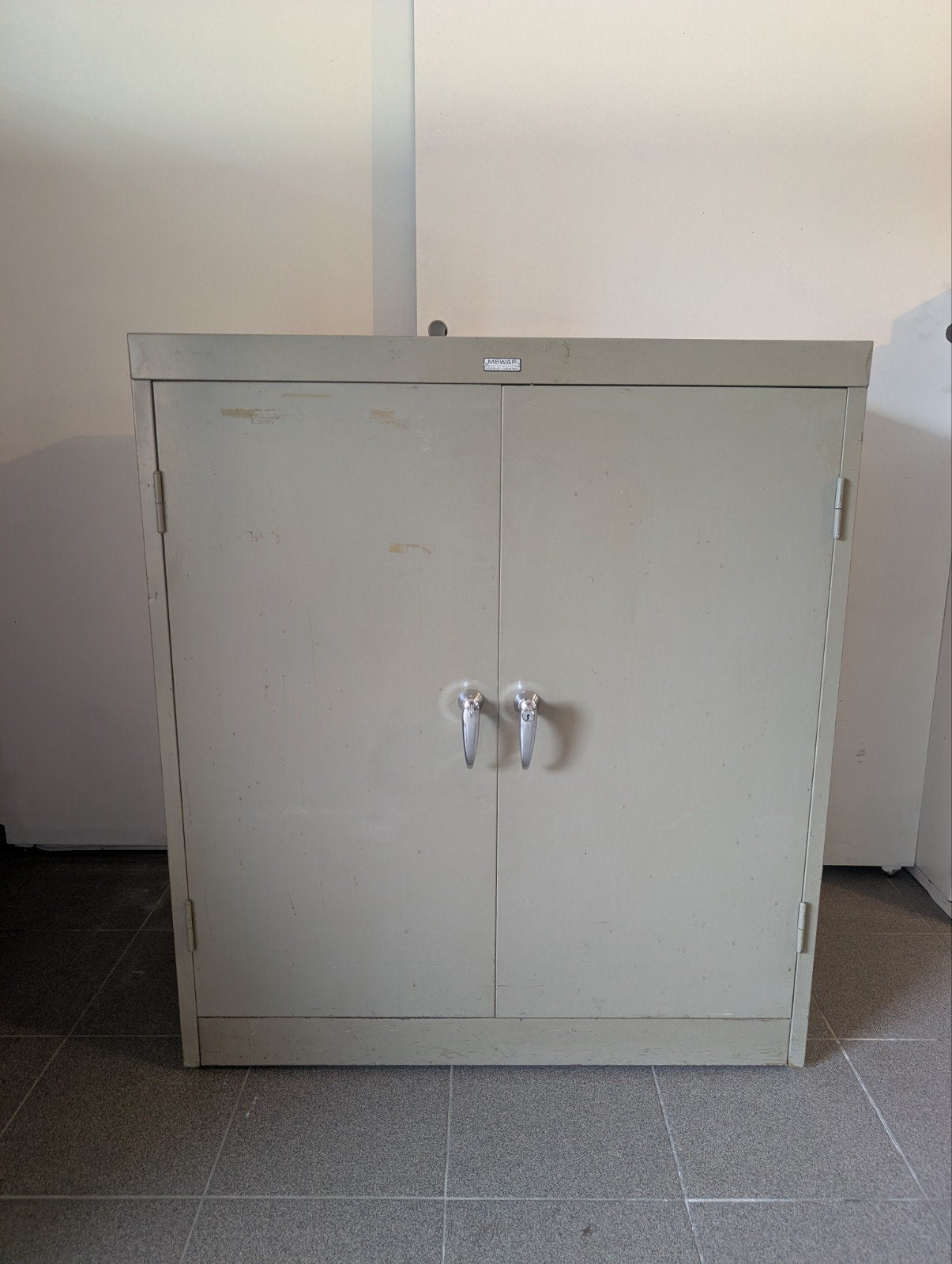 MEWAF metalen kast, Huis en Inrichting, Ophalen