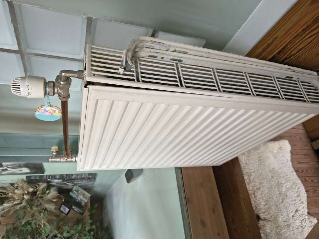 Radiator 70cm x 60cm hoog, + kraan, + aansluitblok +Beugels, Doe-het-zelf en Bouw, Verwarming en Radiatoren, Ophalen, Radiator