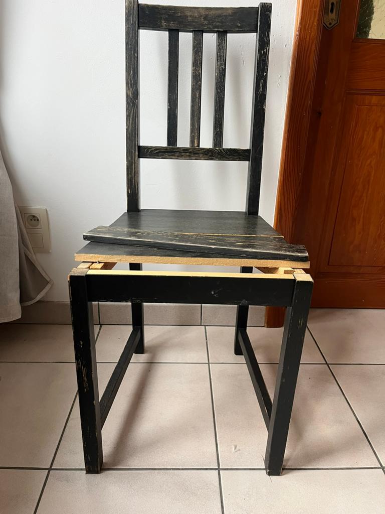 Chaise bois gratuit, Huis en Inrichting, Ophalen, Gebruikt, Zwart, Eén