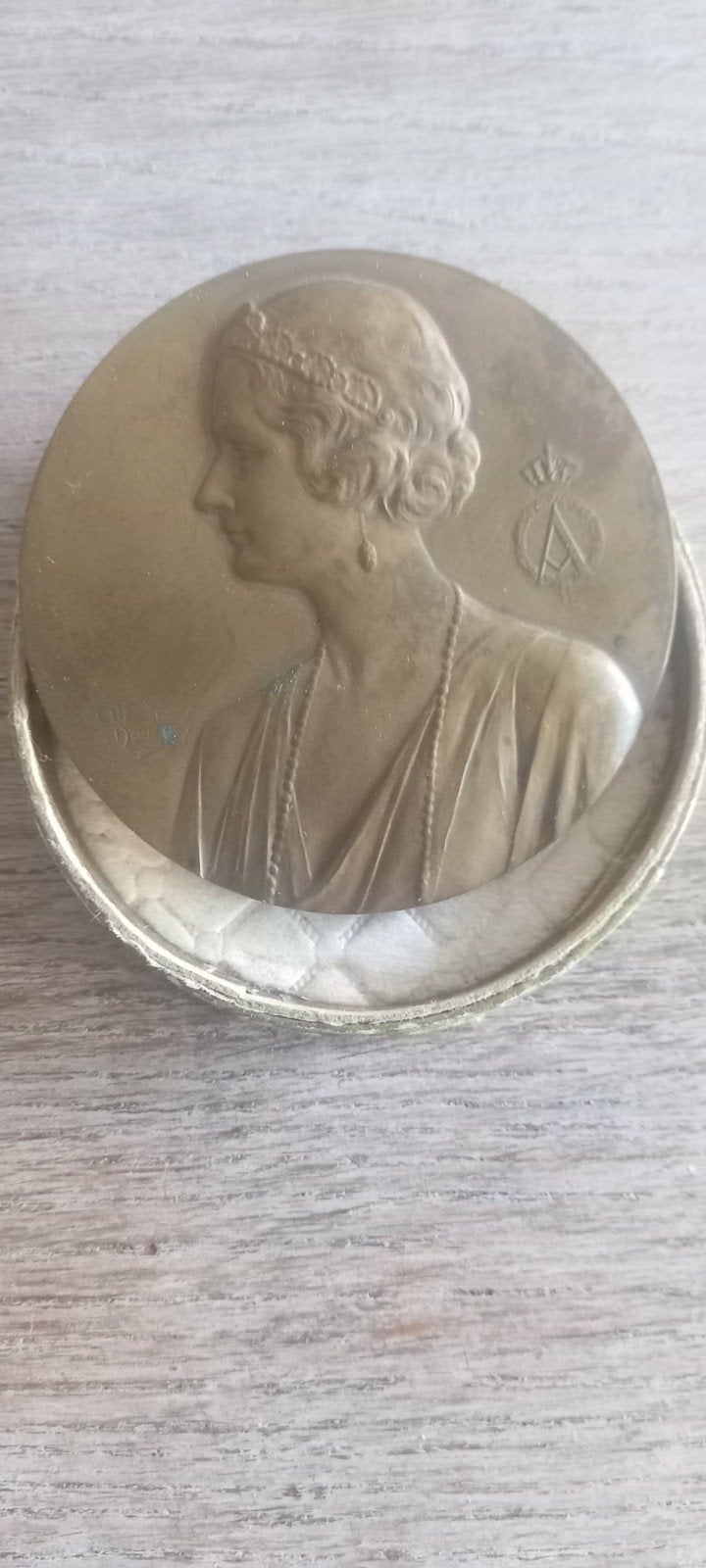 médaille reine Astrid 1905-1935., Timbres & Monnaies, Enlèvement