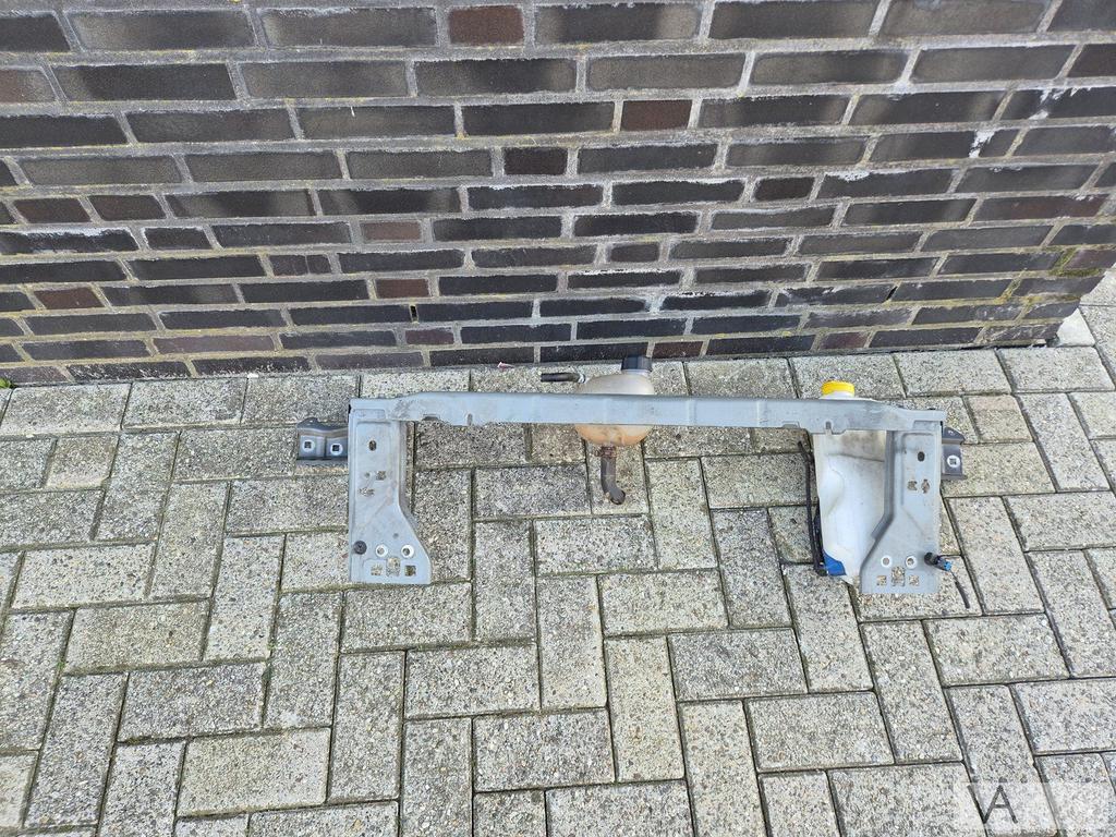 Smart Forfour 2014 - 2022 VOORFRONT BALK met tankje 2x €50, Gebruikt, -, -, Ophalen of Verzenden