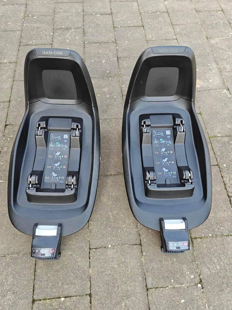 2 x Maxi-Cosi base voor in de auto 2wayFix, Enfants & Bébés, 0 à 18 kg, Enlèvement, Utilisé, Isofix