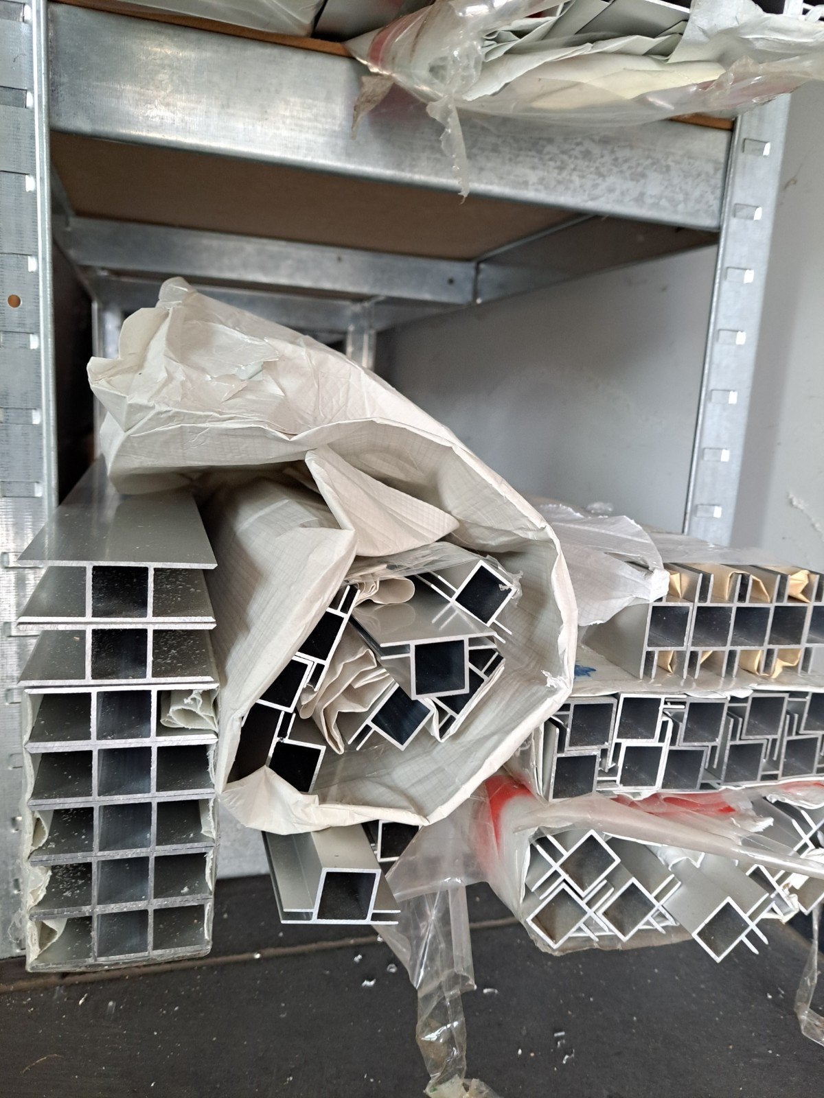 ALUMINIUM KOKER 20 X 20 X 1,5 MM., Ophalen, Nieuw, Aluminium