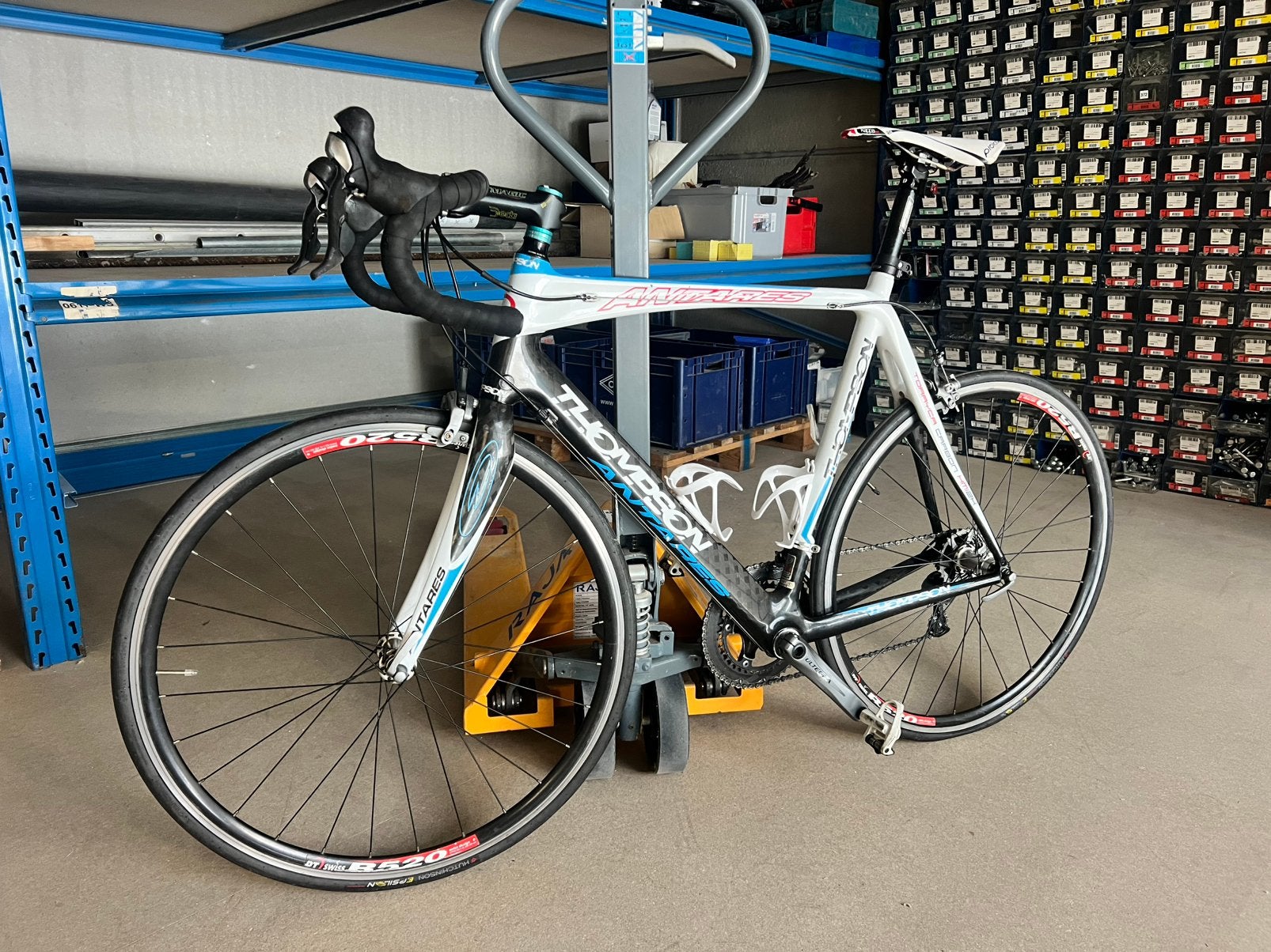 Thompson racefiets, Ophalen, Gebruikt, Carbon, Velgrem