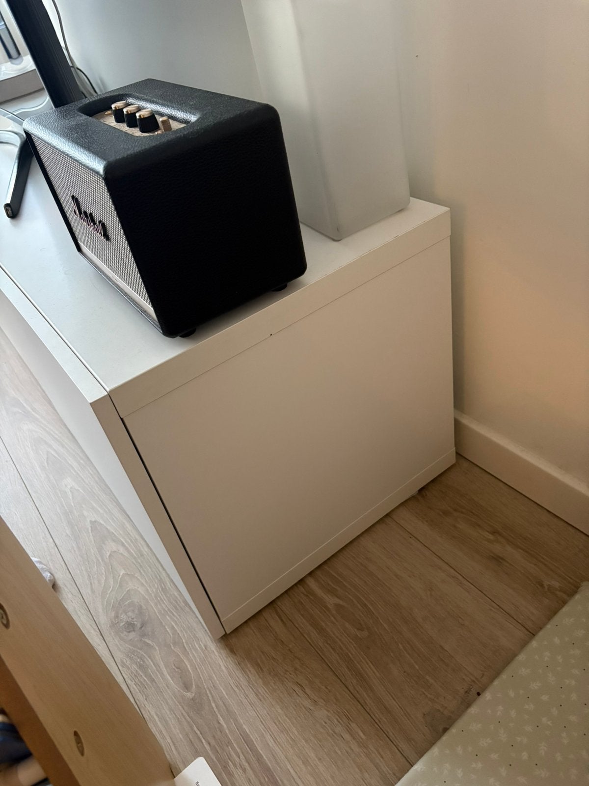 BESTÅ Banc TV avec portes, blanc, 180x42x38 cm, Enlèvement, Comme neuf