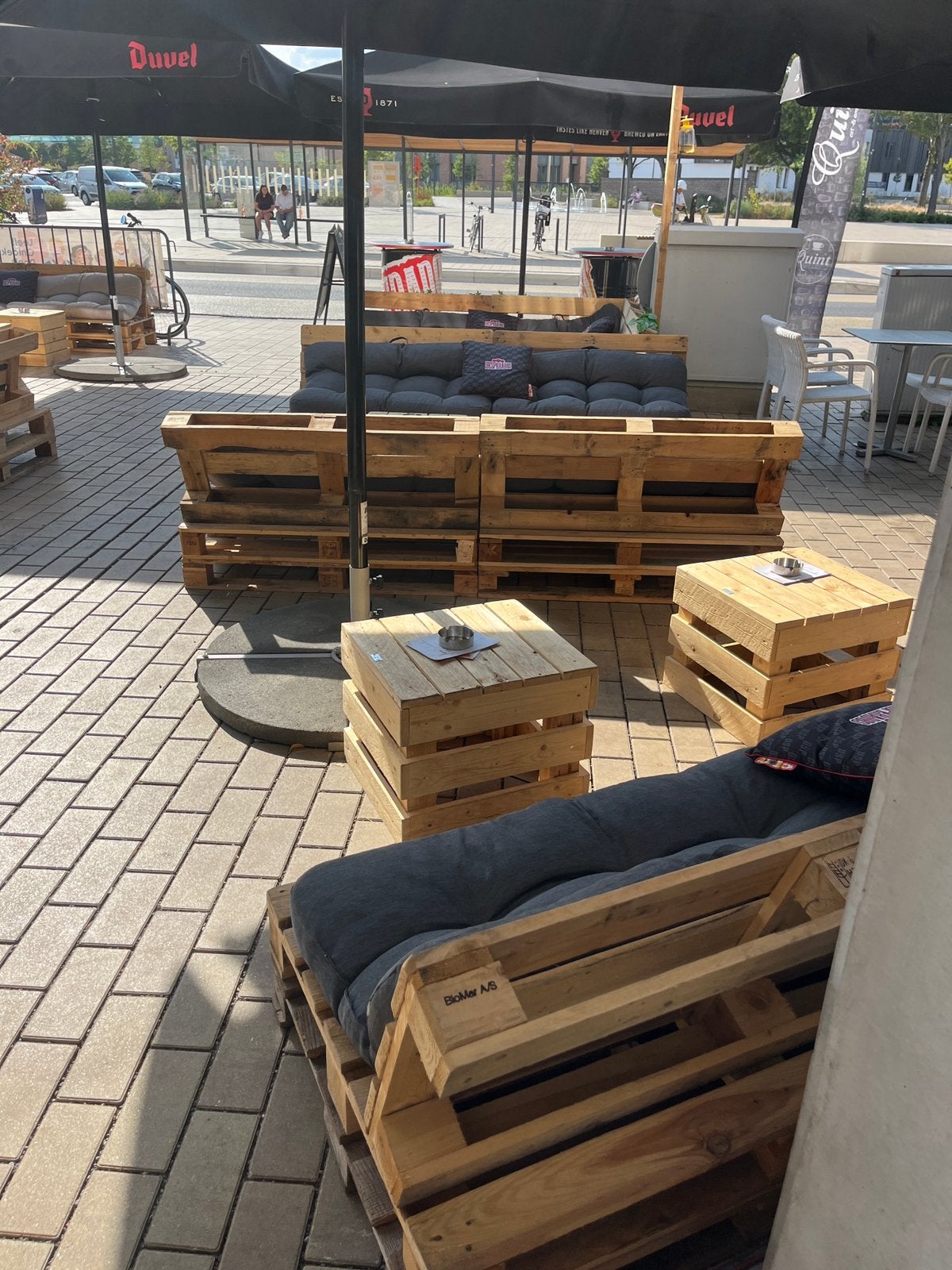 Complete palletbanken-set met tafels en kussens, Ophalen, Zo goed als nieuw, Pallet