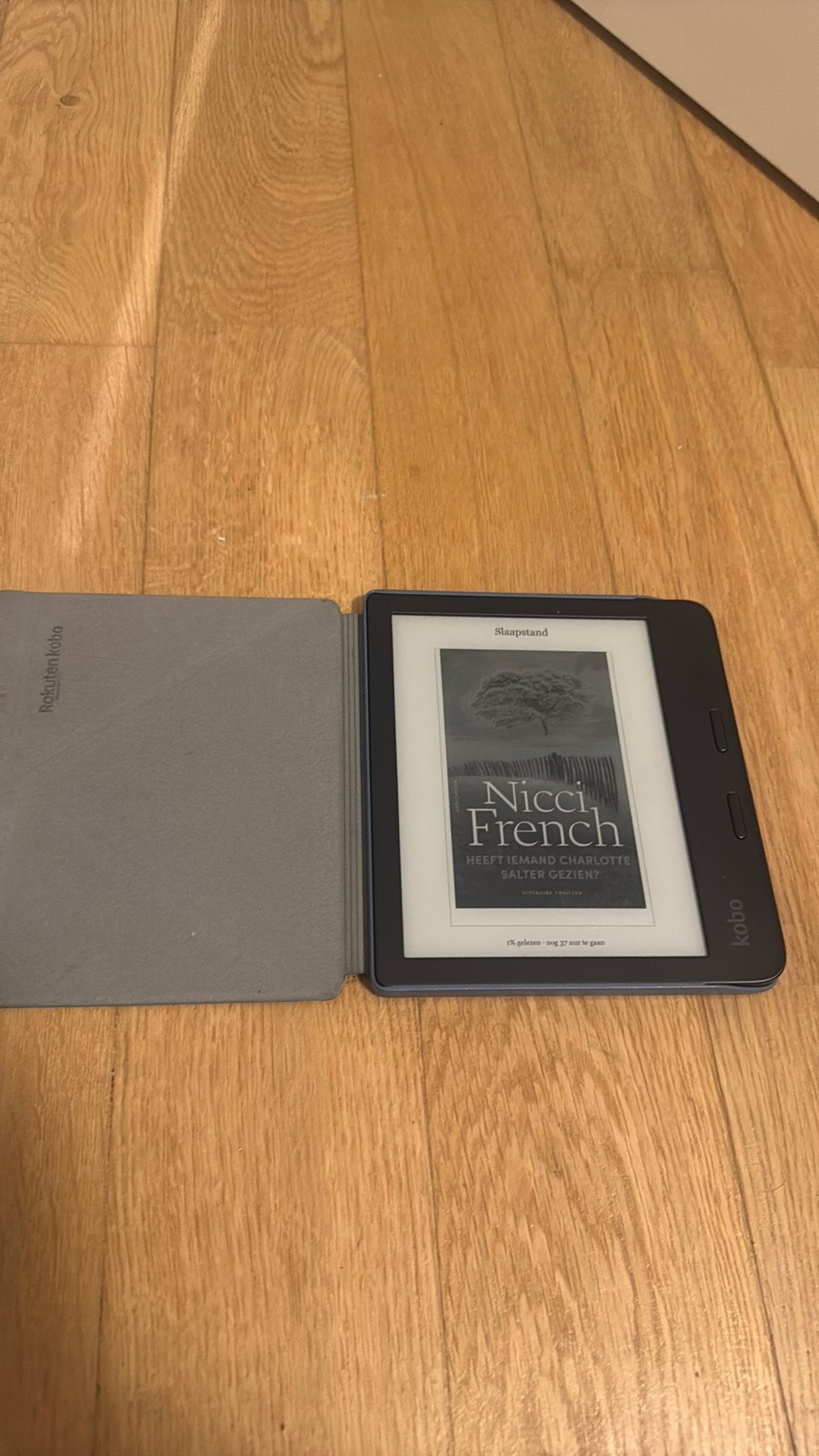 Kobo libra 2 e-reader met sleepcover, Computers en Software, Ophalen, Zo goed als nieuw
