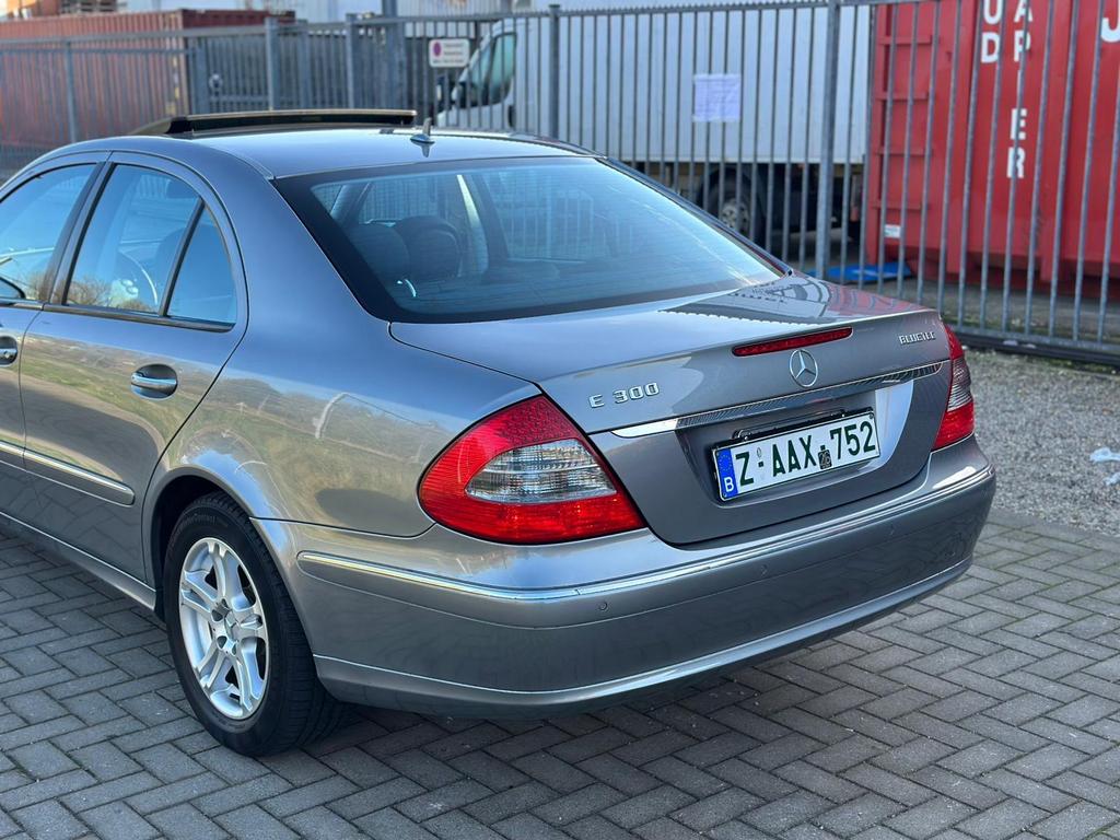 Mercedes-Benz//E300D V6//Édition Business, Cuir, Argent ou Gris, Achat, 155 kW