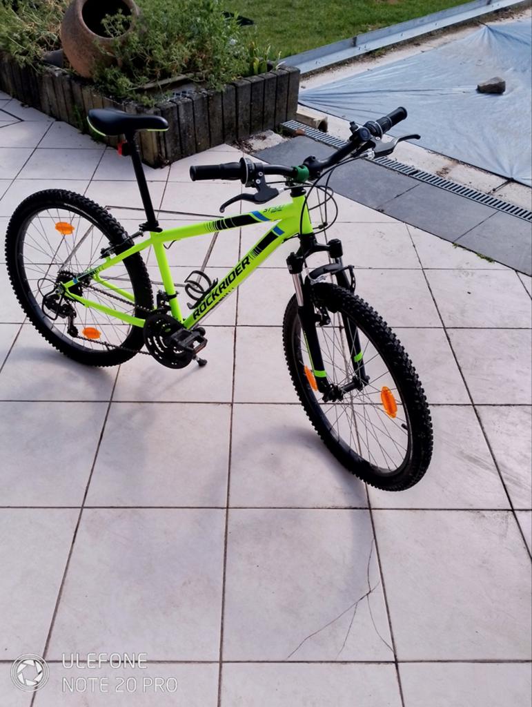 VTT ROCKRIDER ST 500 en parfait état , nouveaux pneus, Frein sur jante, Guidon à 360°, Enlèvement, Rockrider