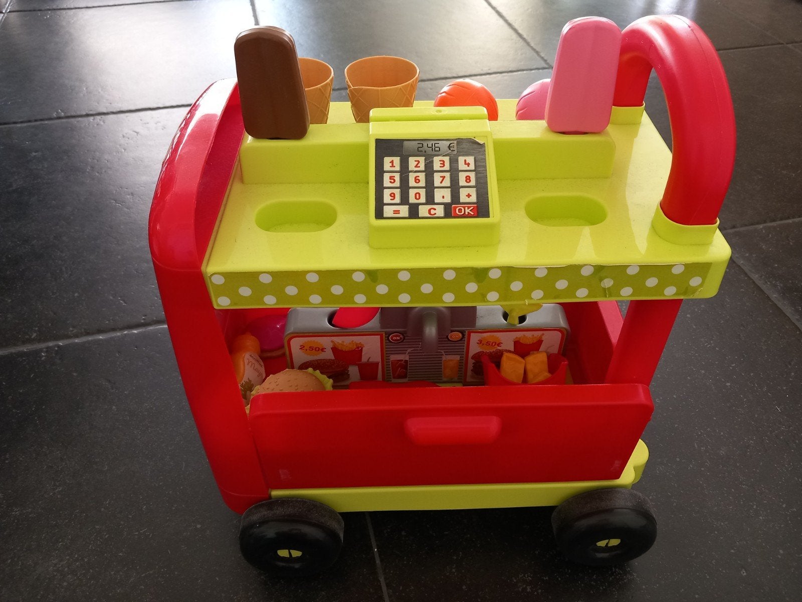 Foodtruck met toebehoren, Ophalen