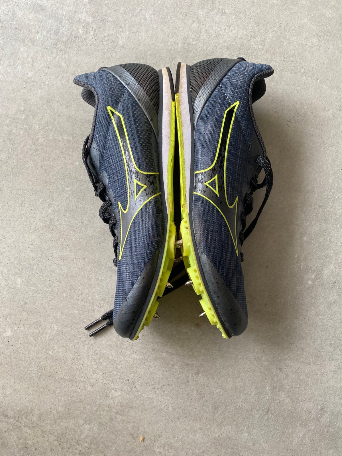 Chaussures de course Mizuno à pointes, Sports & Fitness, Enlèvement ou Envoi, Comme neuf, Chaussures