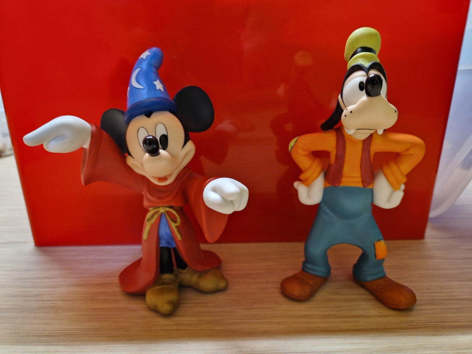 Disney beelden Mickey en Goofy, Verzamelen, Ophalen of Verzenden, Mickey Mouse, Zo goed als nieuw, Beeldje of Figuurtje