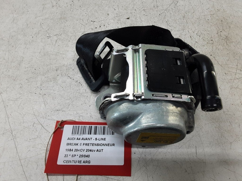 CEINTURE DE SECURITE ARRIERE GAUCHE Audi A4 Avant (B9), Mevr. I. Hauben, Audi, Utilisé, Rue de l'Espoir 34 34
4030  GRIVEGNÉE, BE
