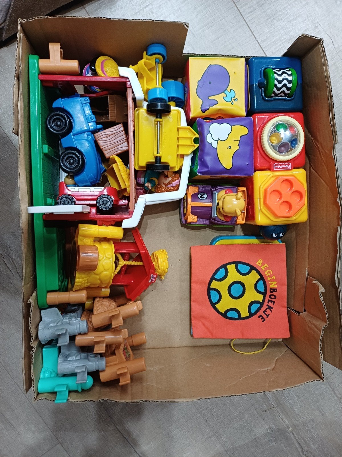 Set Baby-/Peuterspeelgoed, boerderij, blokken, auto, ..., Kinderen en Baby's, Ophalen, Zo goed als nieuw