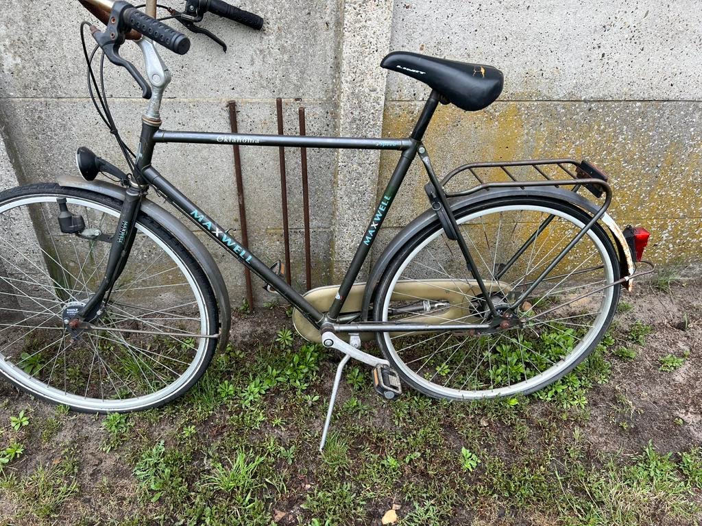 Twee fietsen voor opmaak, Ophalen
