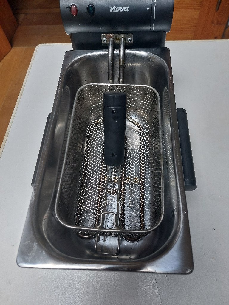 Friteuse, 2 à 3 litres, Enlèvement, Comme neuf, Pan intérieur amovible