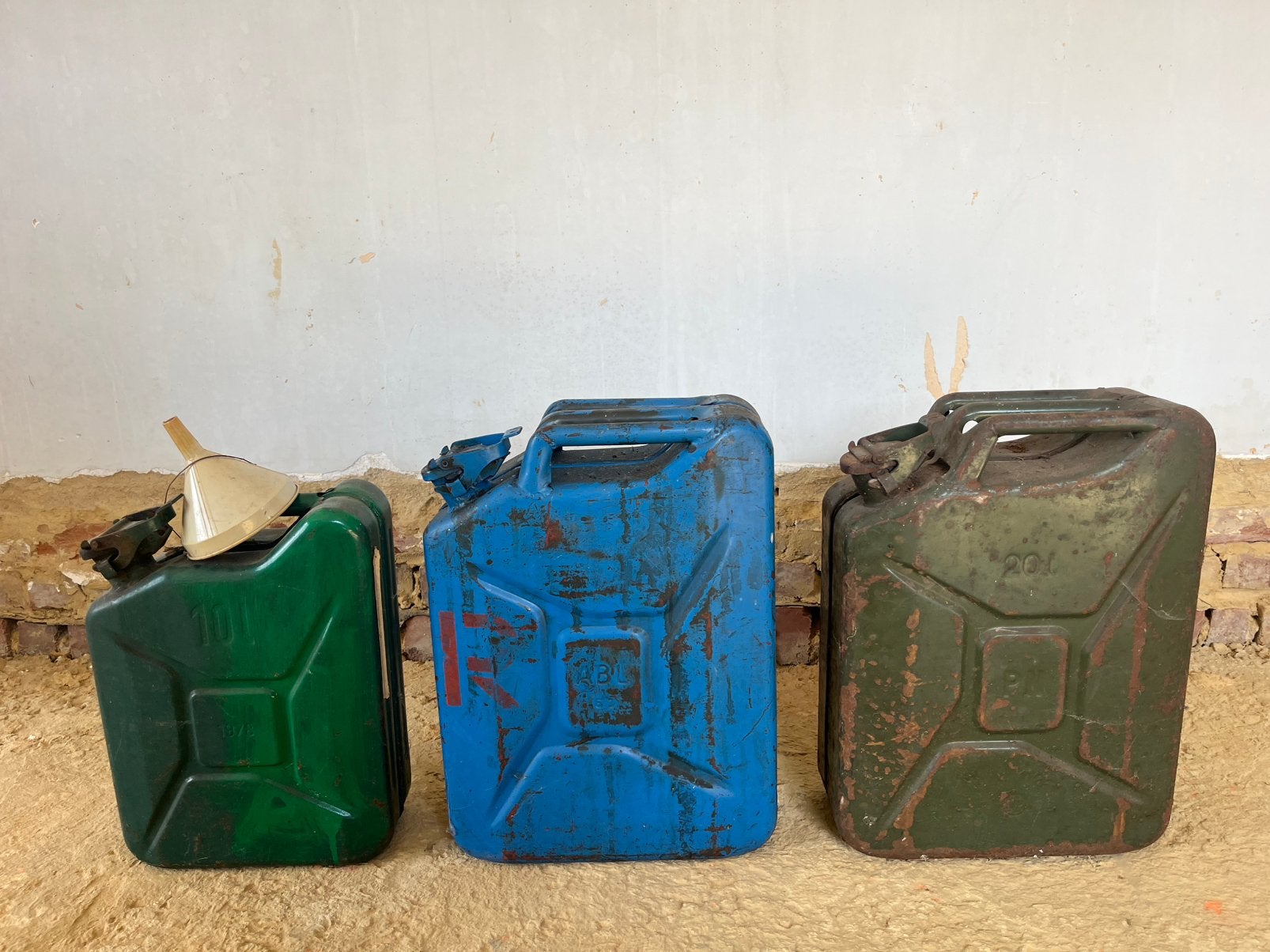 Vintage FINA Comet Belgium jerrycan + 2 (10L en 20L), Auto-onderdelen, Ophalen, Gebruikt