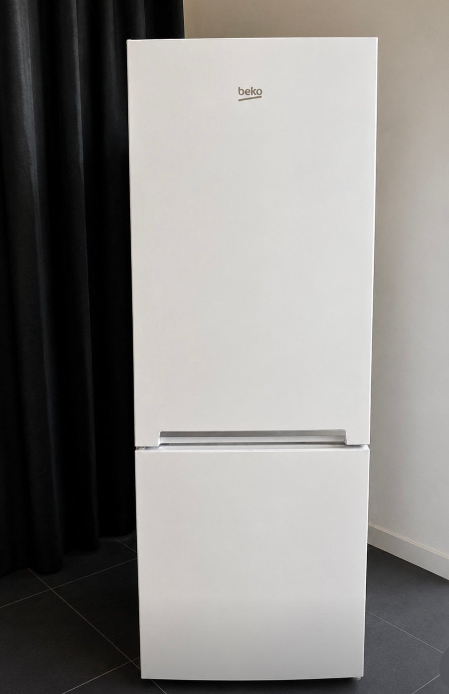 BEKO Koelkast / frigo met 3 lades diepvries. Ruim, Ophalen, Zo goed als nieuw