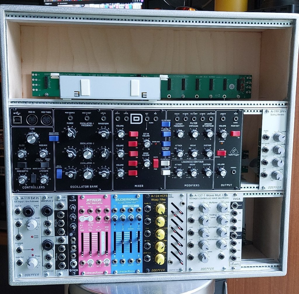 Modulaire synthesizer, Muziek en Instrumenten, Synthesizers, Ophalen, Zo goed als nieuw, Overige merken, Met midi-aansluiting