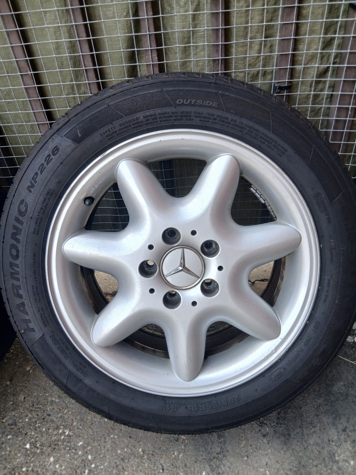 Mercedes velgen + band 205//55 r16 h94, Ophalen, Velg(en)