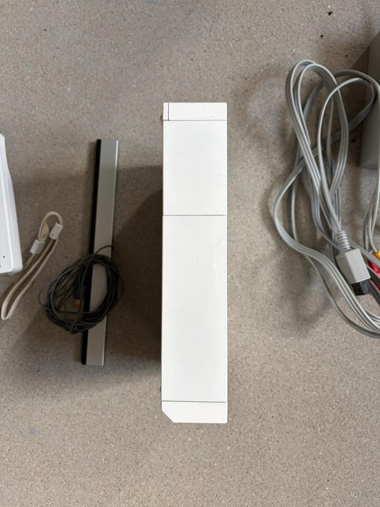 Nintendo Wii, Games en Spelcomputers, Spelcomputers | Nintendo Wii, Ophalen, Gebruikt, Met 2 controllers