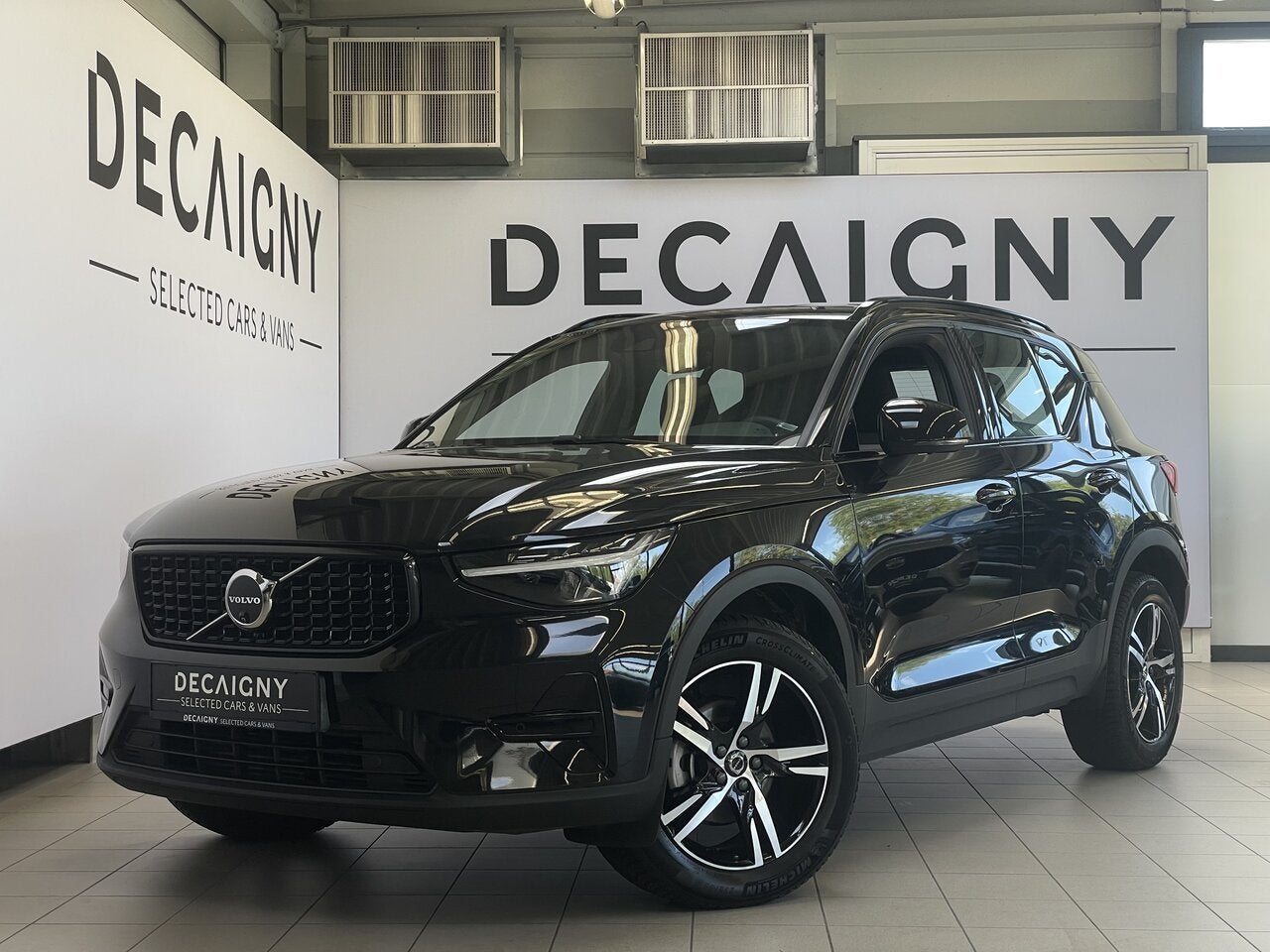 Volvo XC 40 T2 Plus Dark Geartronic *Trekhaak*Camera*Carplay, 0 kg, Zwart, 5 zetels, 5 deurs