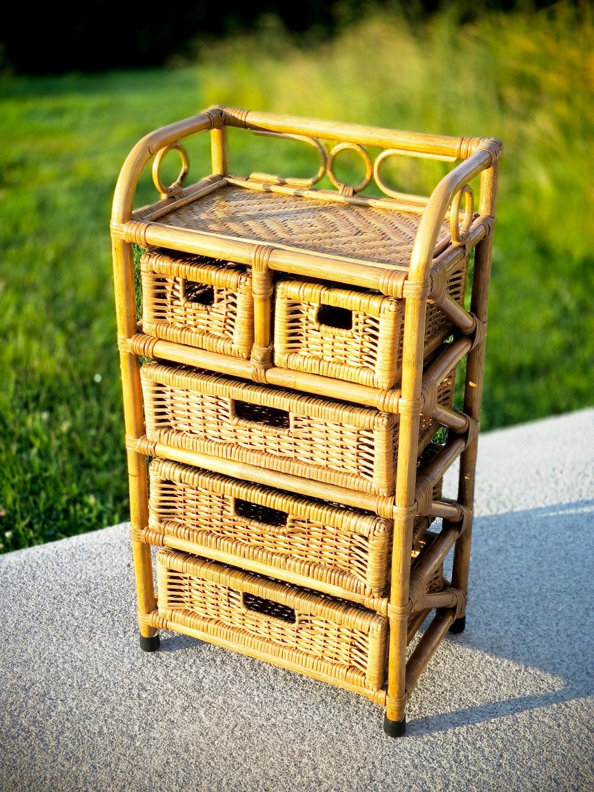 Petite commode en bambou et rotin à tiroirs, Maison & Meubles, Armoires | Commodes, Utilisé, Moins de 100 cm, 50 à 100 cm, 25 à 50 cm