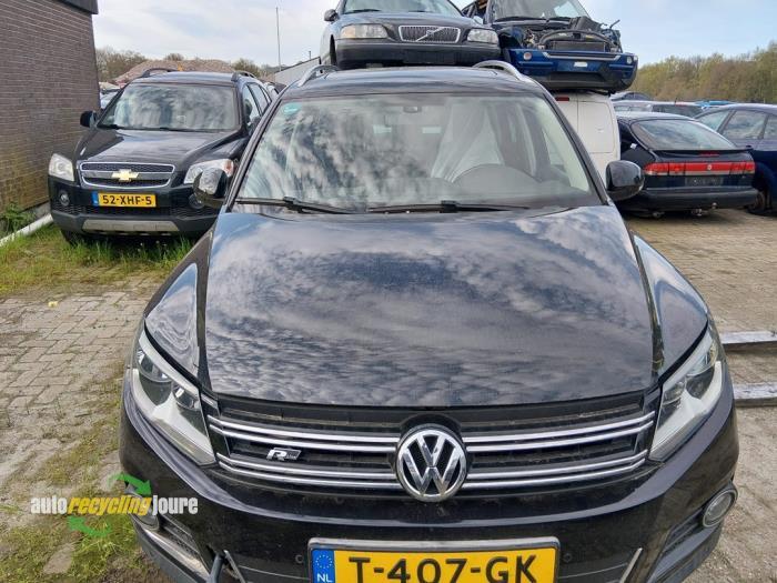 Grille van een Volkswagen Tiguan, Gebruikt, -, Volkswagen, -