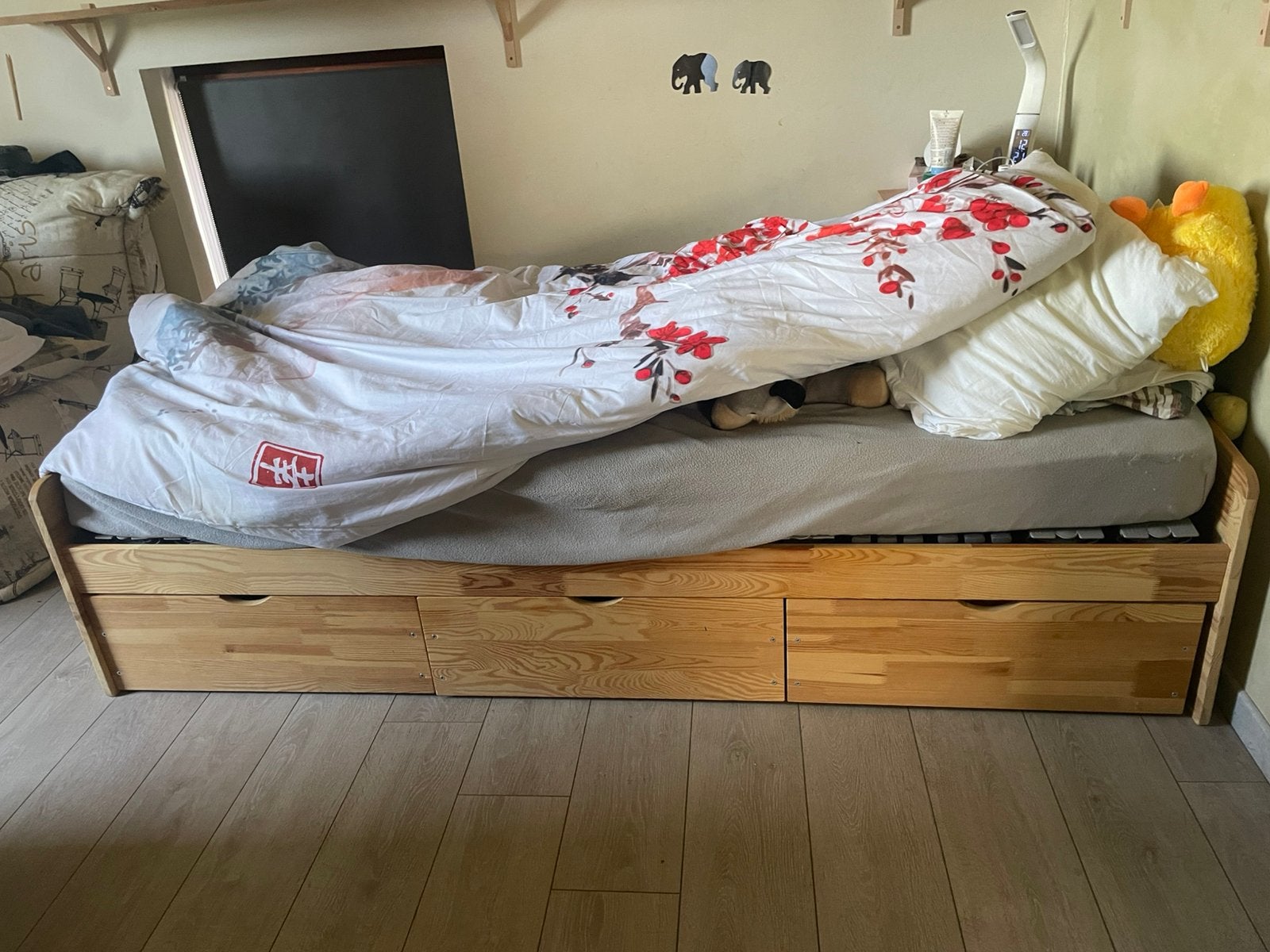 Encadrement de lit 1 personne avec 3 tiroirs à roulettes, Enlèvement, Comme neuf, Matelas
