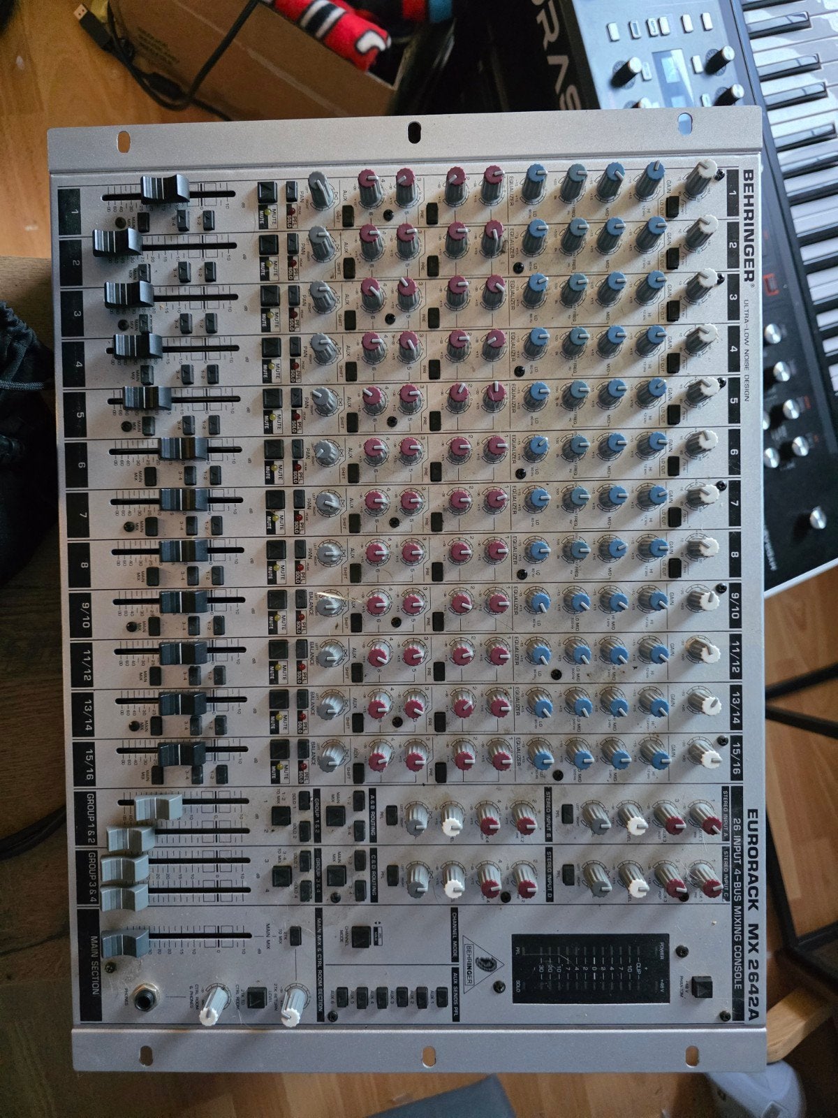 EURORACK MX 2642A  MIXING CONSOLE, Ophalen