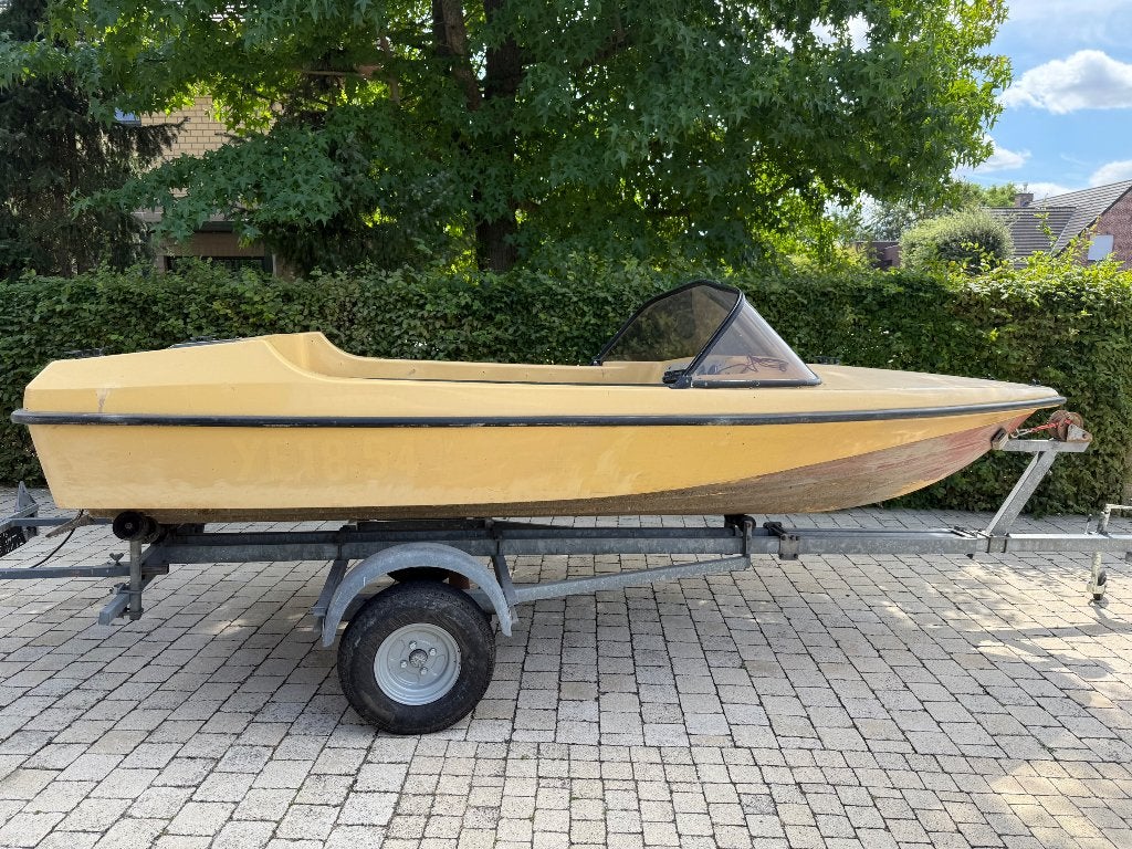 Polyesterboot VEGA + trailer, Ophalen, Gebruikt, Polyester