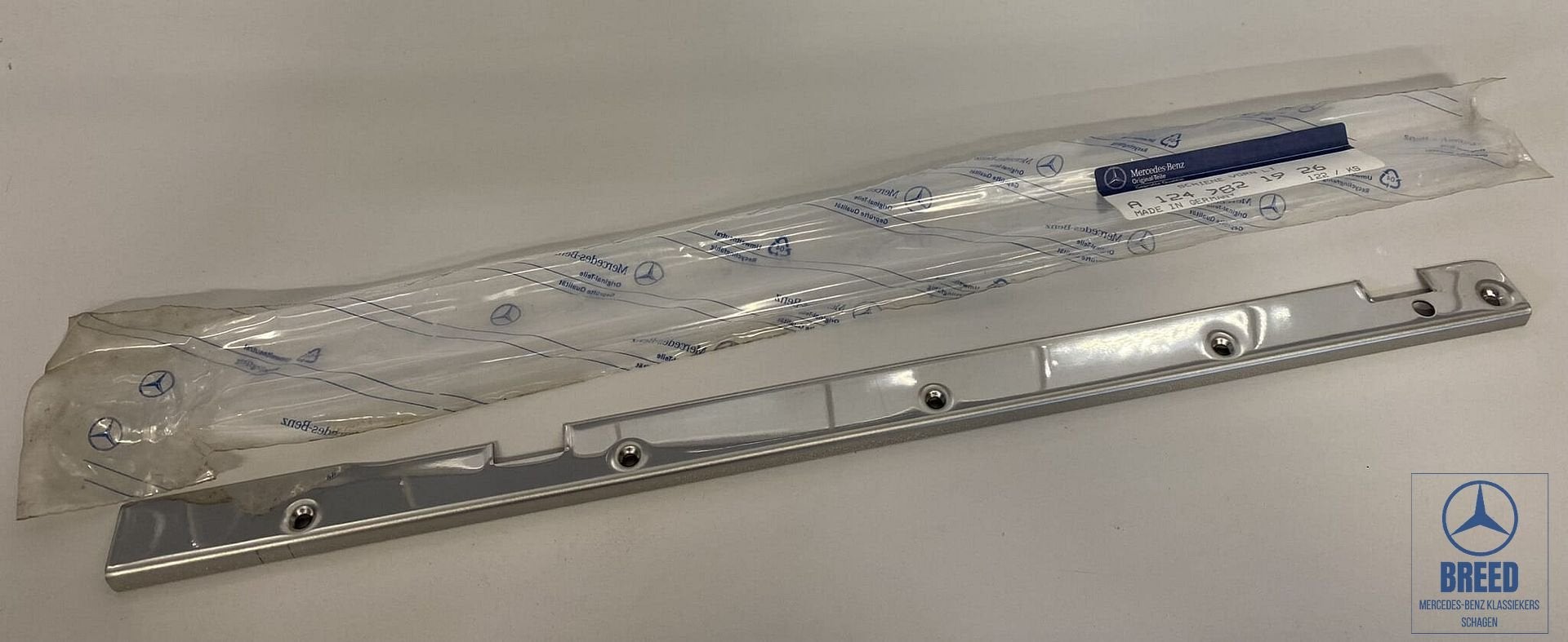 NOS schuifdakrail links voor Mercedes-Benz W124 W126 W463, -, Nieuw, Ophalen of Verzenden, -