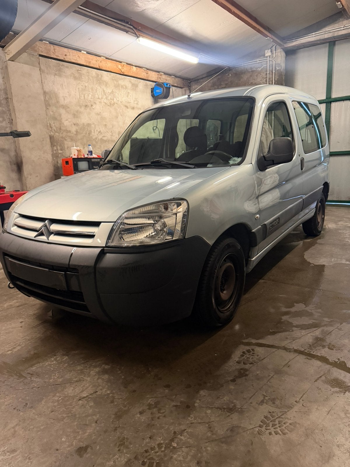 Citroën Berlingo 1.4 benzine met keuring voor verkoop 2250 E, Auto's, Dealer onderhouden, Zwart, Berlingo, Particulier