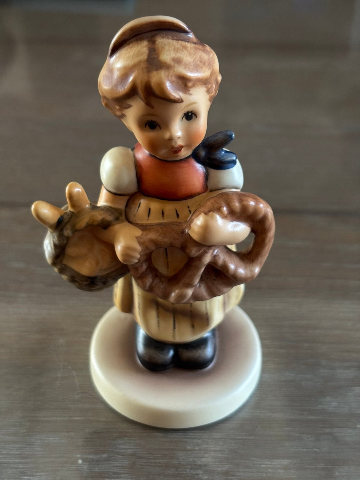 Hummel goebel Pretzel girl, Ophalen of Verzenden, Zo goed als nieuw, Hummel